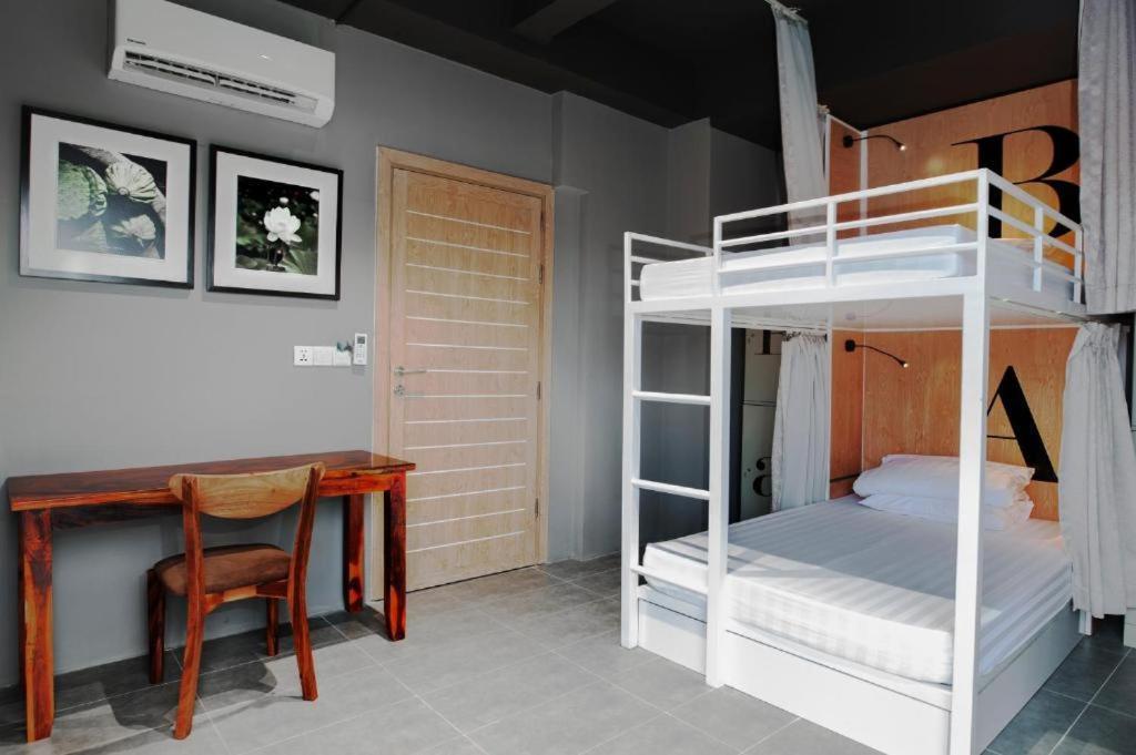 Sky Hotel Central Phnom Penh - Rooms & Apartments Quarto foto